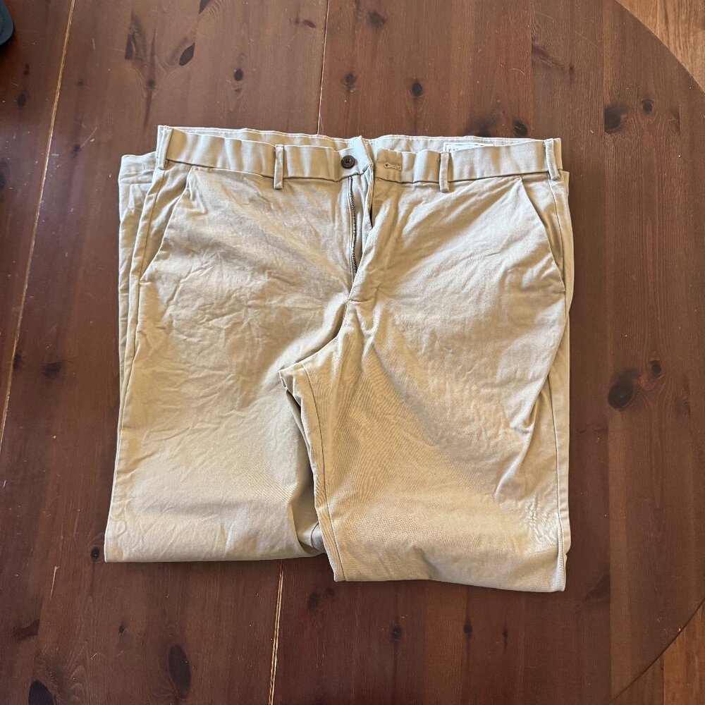 Gap Slim Fit Classic Khakis